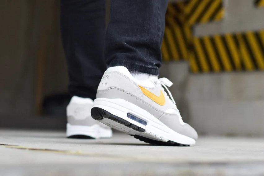 Nike Air Max 1 Essential Summit White University Gold Maize