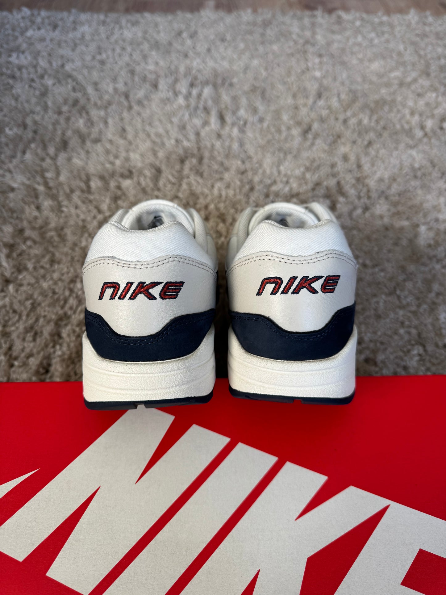 (2e KANS): Nike Air Max 1 LX Obsidian Light Orewood Brown - 42