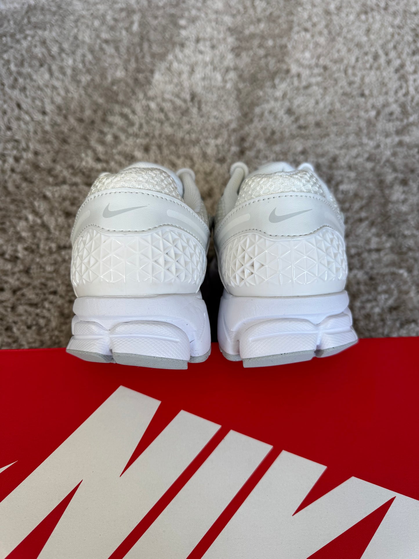 (2e KANS): Nike Zoom Vomero 5 Chrome Toe - 40.5