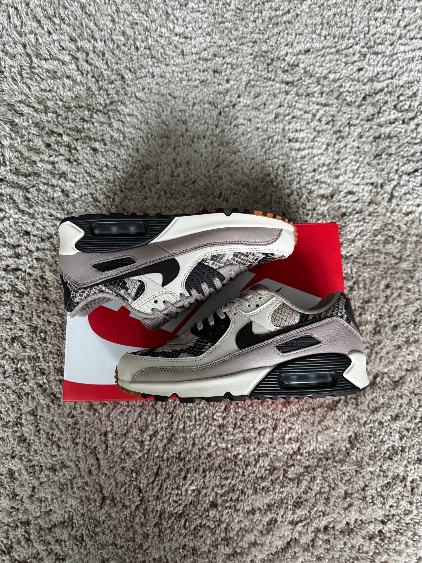 (2e KANS): Nike Air Max 90 SE Tan Snakeskin - 38.5