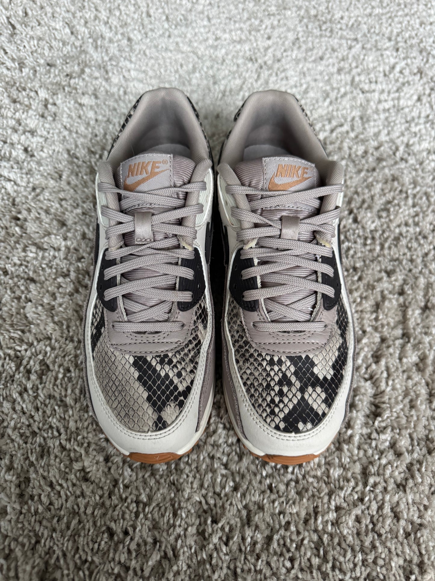 (2e KANS): Nike Air Max 90 SE Tan Snakeskin - 38.5