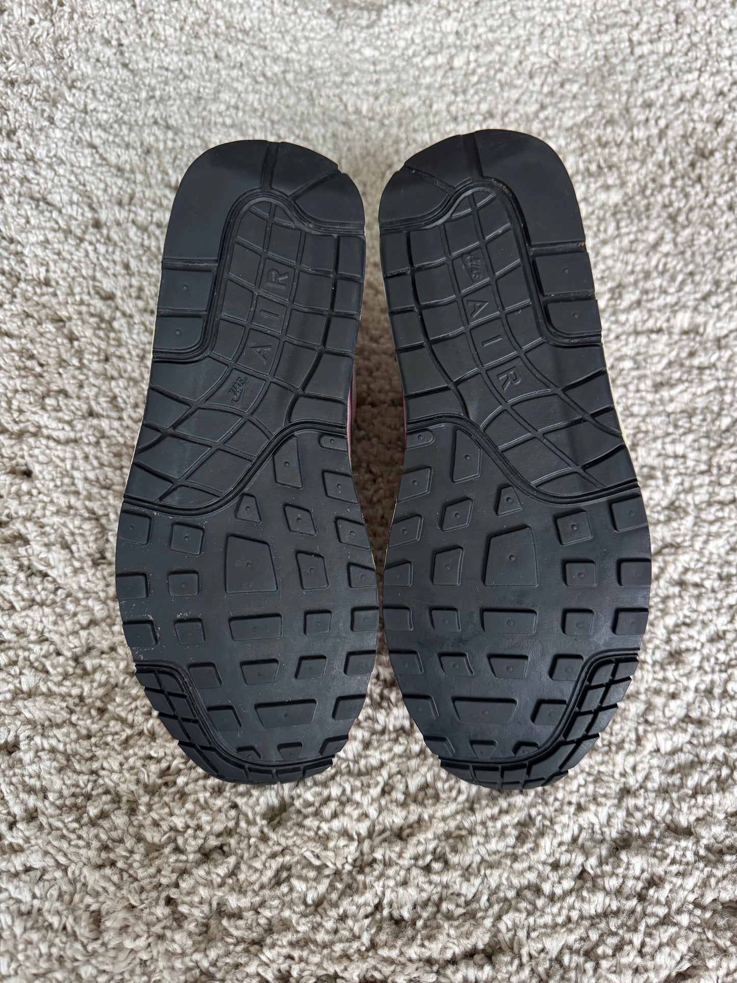 (2e KANS): Nike Air Max 1 Barely Rose True Berry  - 39