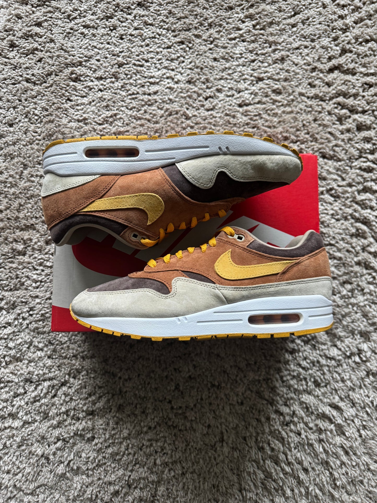 (2e KANS): Nike Air Max 1 PRM Duck Pecan Yellow Ochre - 44.5