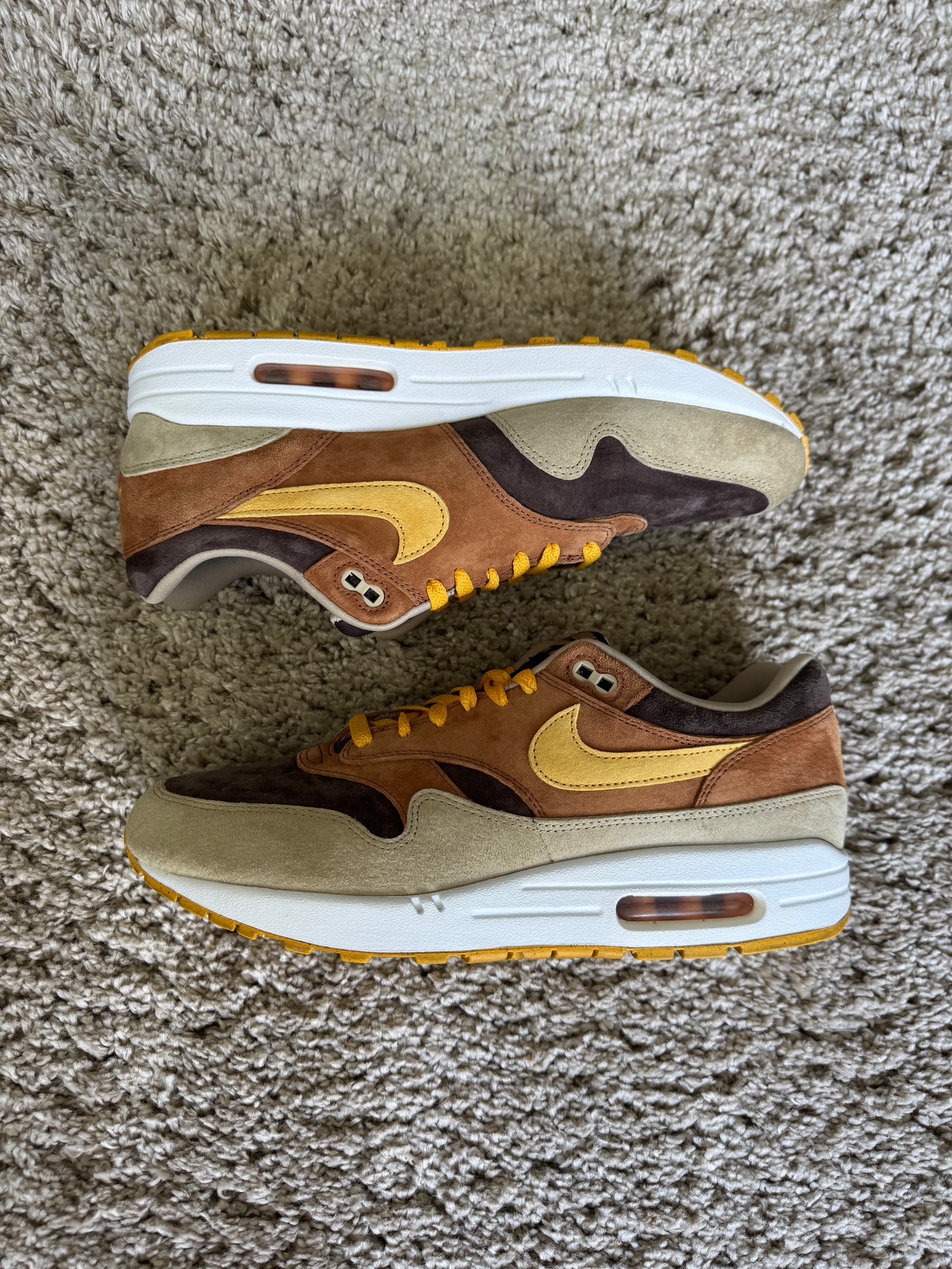 (2e KANS): Nike Air Max 1 PRM Duck Pecan Yellow Ochre - 45.5